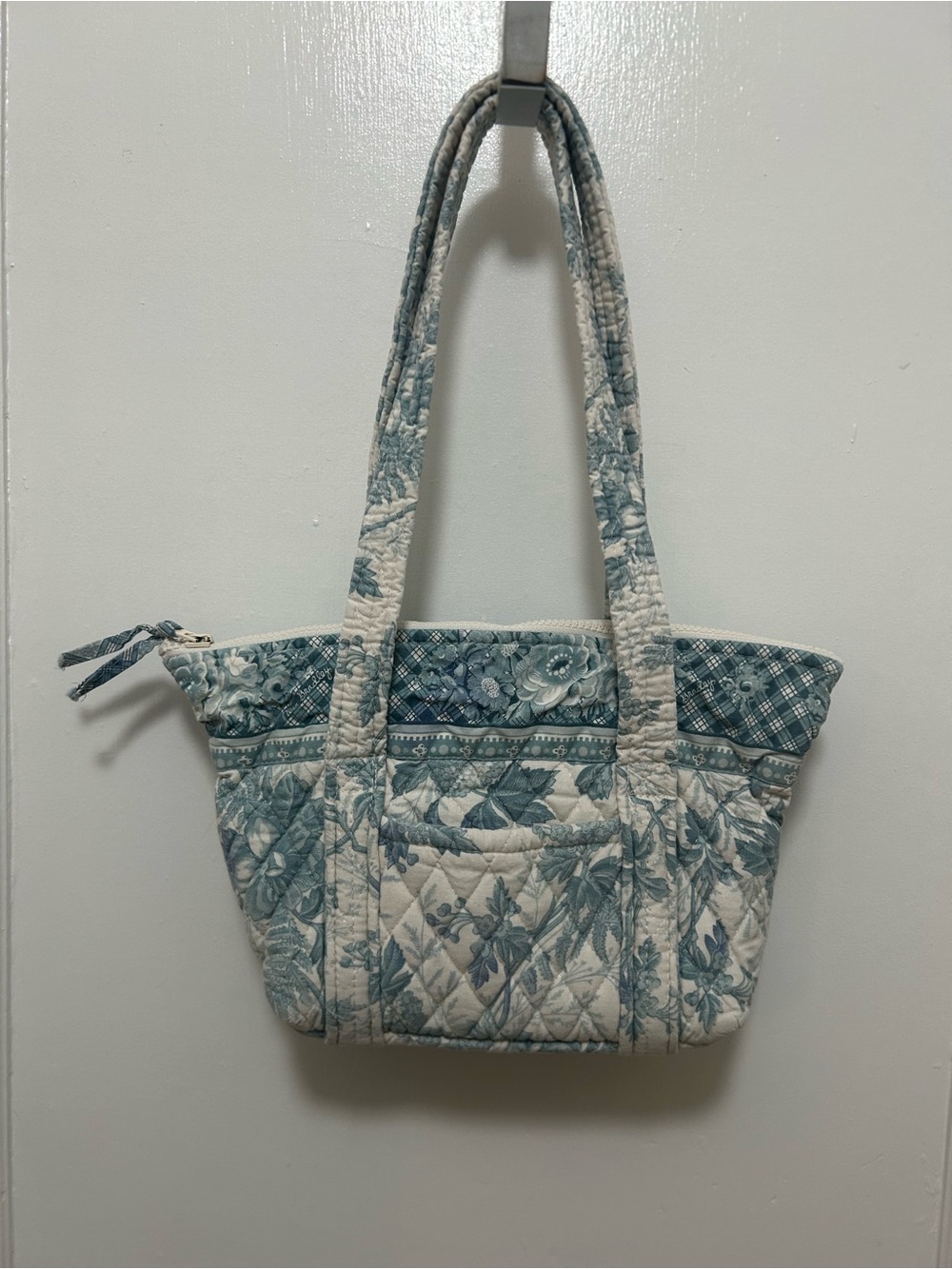 Vera Bradley Blue Toile Paddy Tote - Picture 4 of 10
